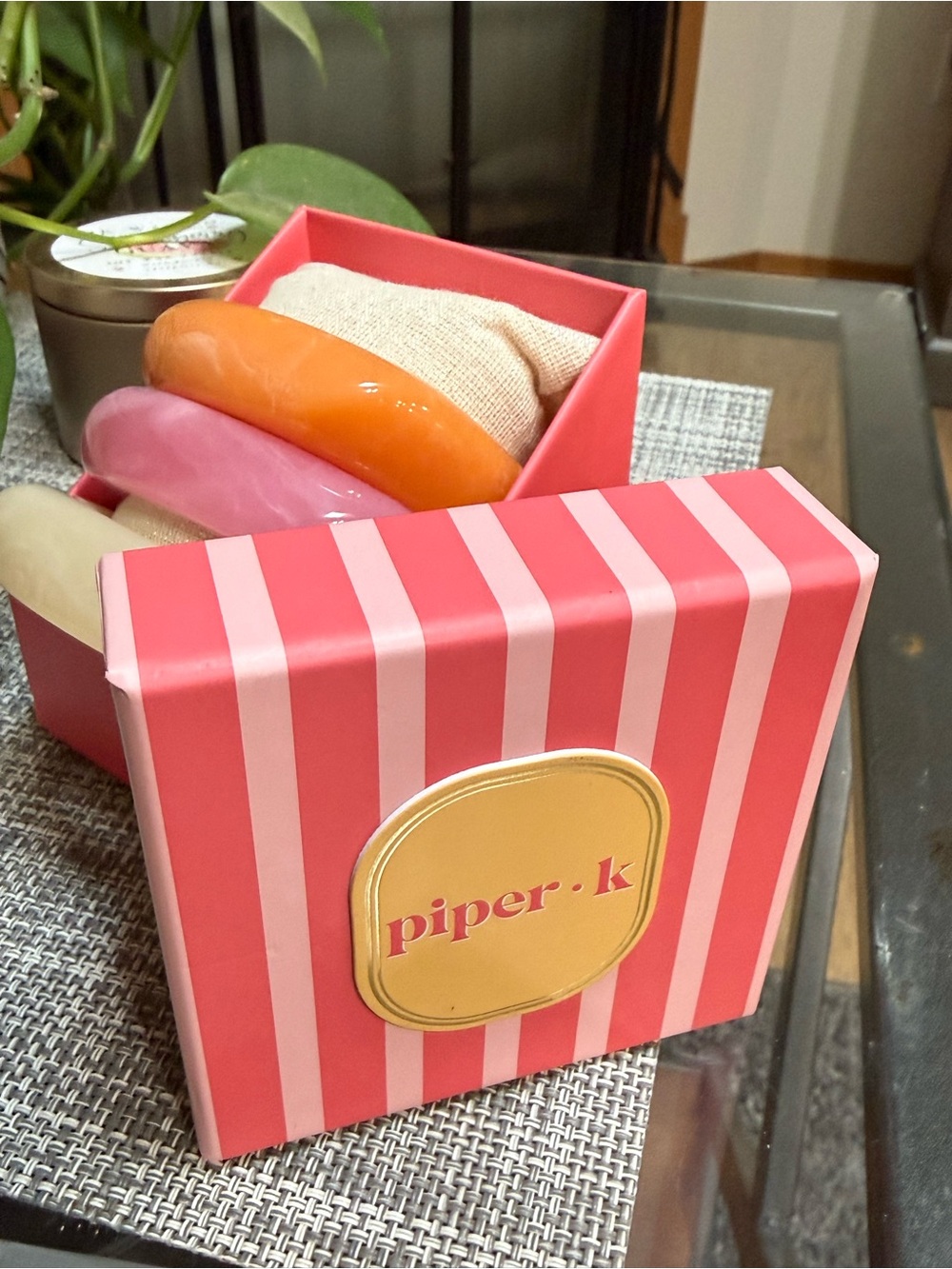🌸🧡PIPER K stackable Acrylic Bangle Set — Pink, Orange & Cream. 🍦🎁 NIB - Picture 2 of 6